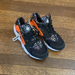 Nike sneakers, size 11 men’s